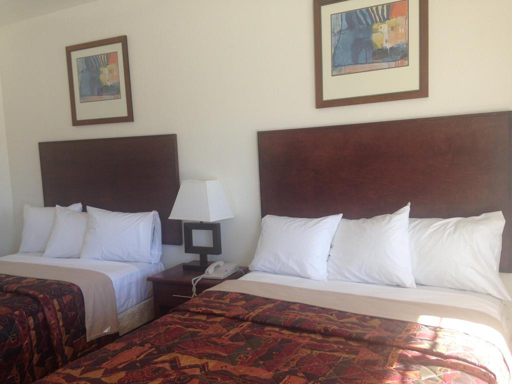 America Inn & Suites Ridgecrest Pokoj fotografie