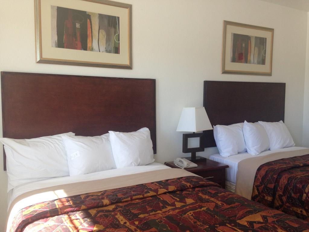 America Inn & Suites Ridgecrest Pokoj fotografie